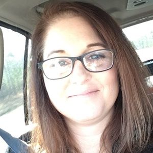 Meet your Posher, Lorie